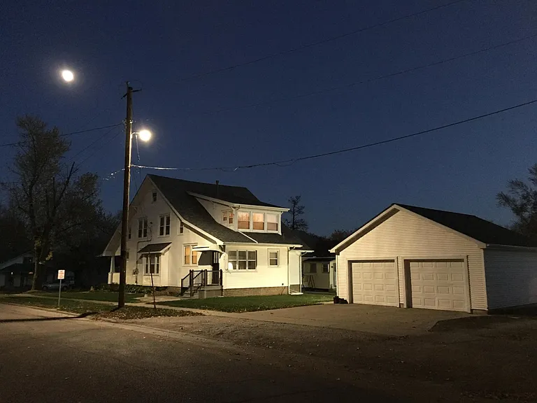 321 N Van Buren Ave — Photo 4