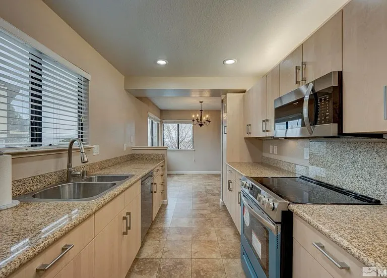3535 Balboa Dr — Photo 4