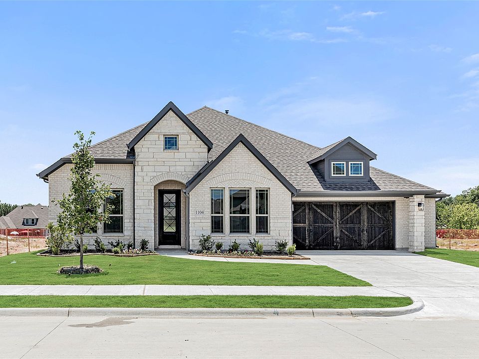 1st image of 1104 Peacock Ln