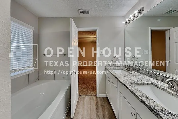 3108 Rustic Meadow Trl — Photo 11