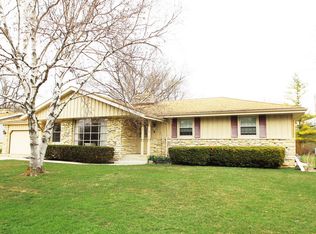 6210 N Sunny Point Rd, Glendale, WI 53217