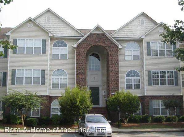 3705-2D Morris Farm Dr, Greensboro, NC 27409