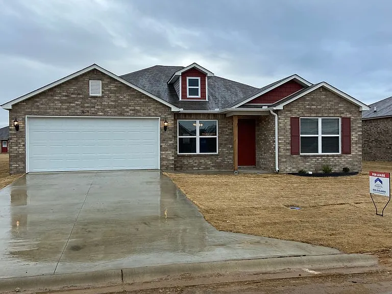 3829 Travers Ln — Photo 3