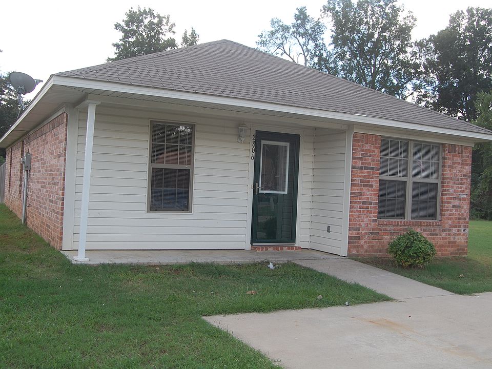 2806 Love Creek front of hou