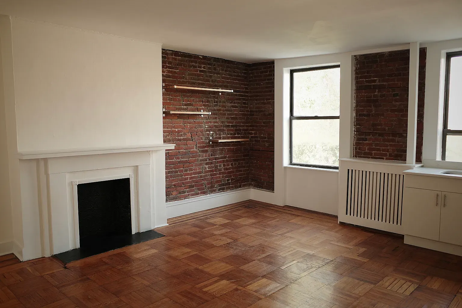 172 Clinton Street — Photo 2