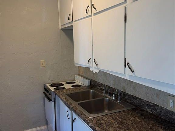 3rd image of 312-316 N Noyes Blvd