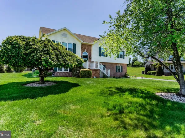 22 Cobblestone Dr, Carlisle, PA 17015