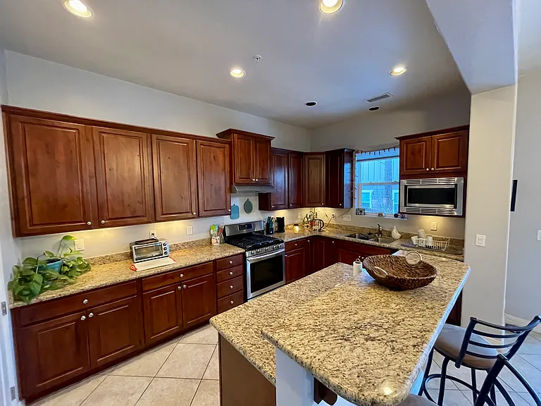 Kitchen Image 2