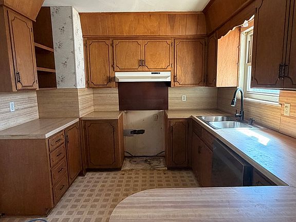 5th image of 2513 Carleton Dr