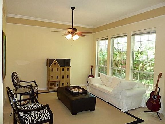 5th image of 10913 Alexandria Dr