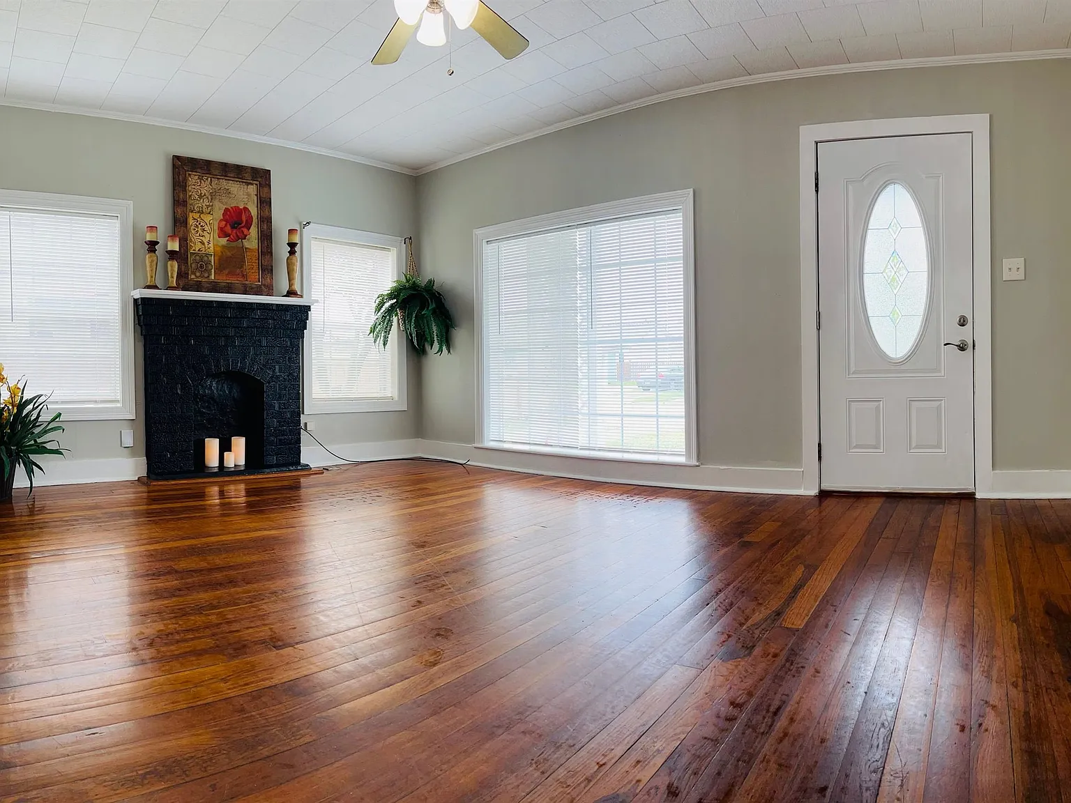3 bed, 1750 sqft, $1,500 — Photo 3