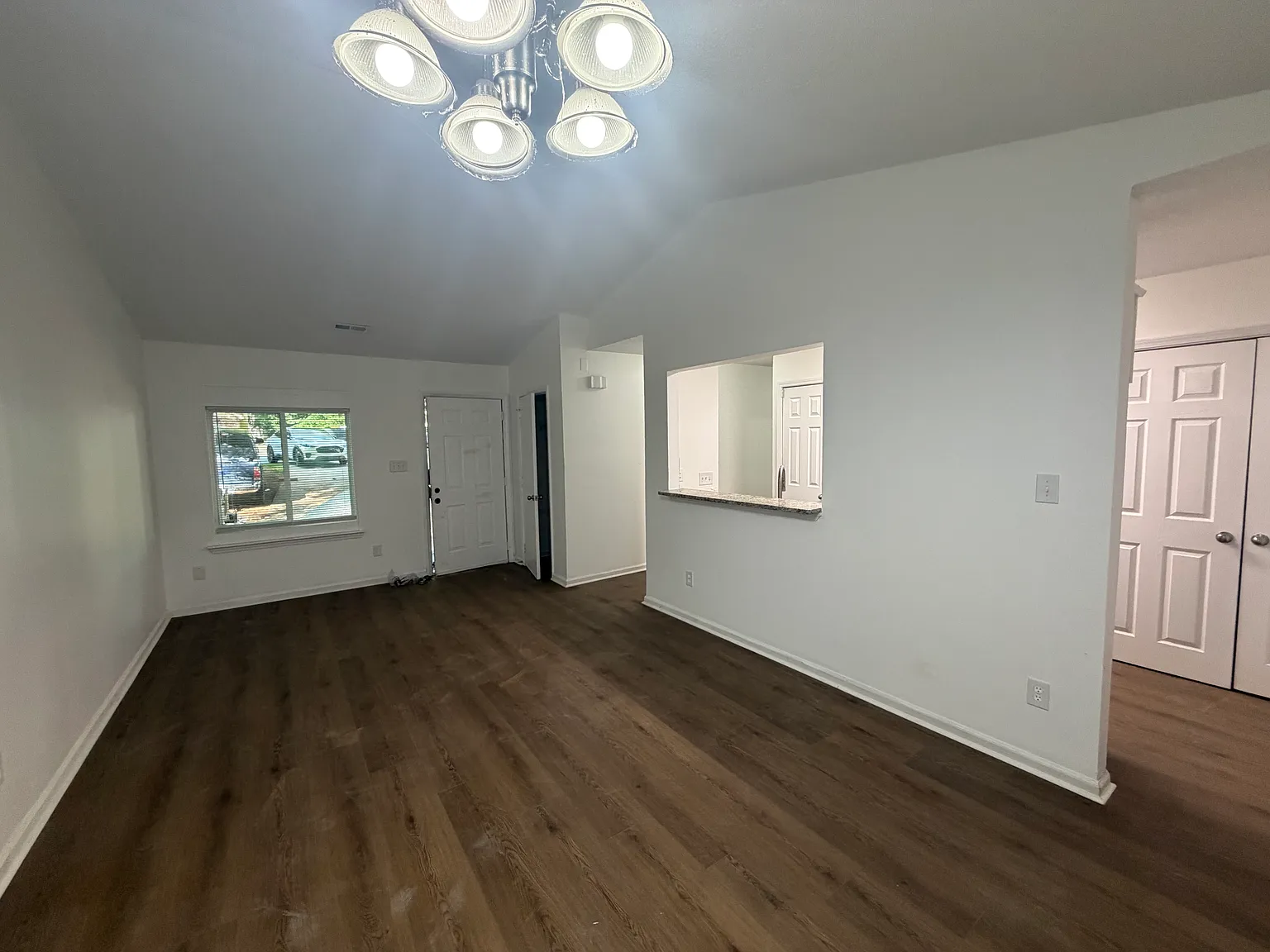 3 bed, 1.5 bath, 1100 sqft, $1,750 — Photo 4