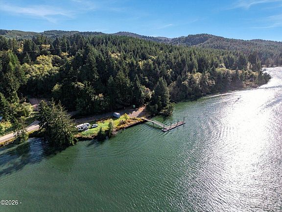 4th image of 1550 S Bay Rd
