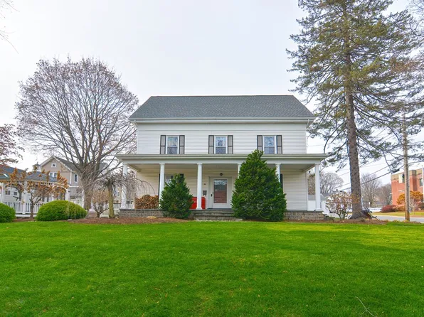 36 Bolton St, Marlborough, MA 01752