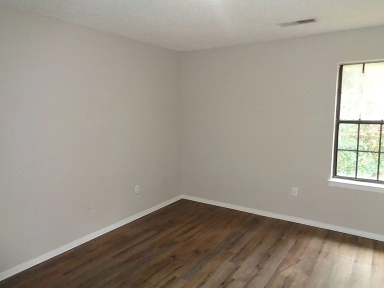 5163 Haynes Dr — Photo 14