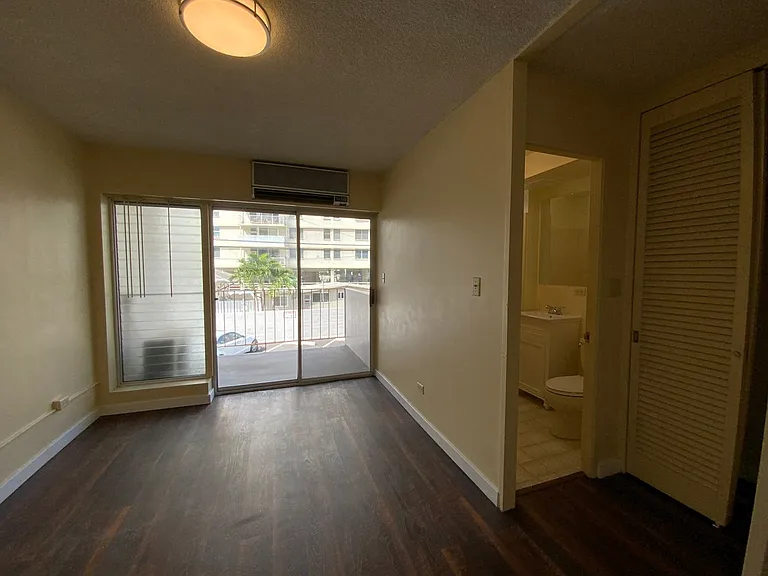 236 Liliuokalani Ave #202 — Photo 7