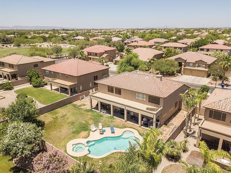 Aerial view of backyeard