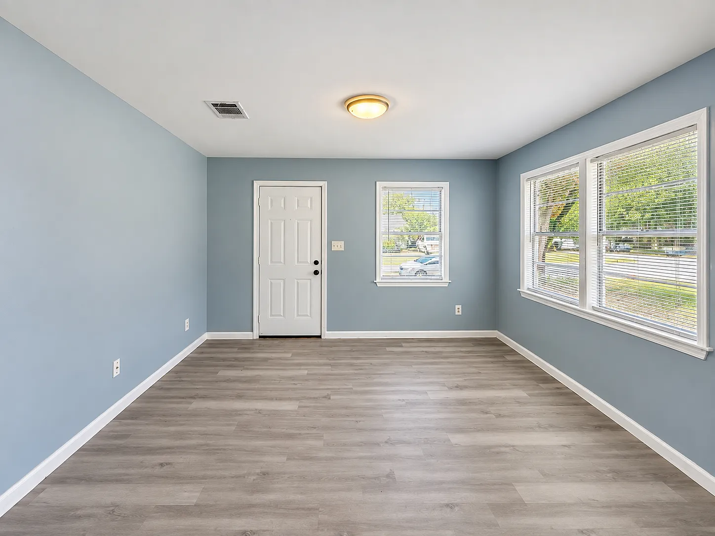 3 bed, 1264 sqft, $1,100 — Photo 3