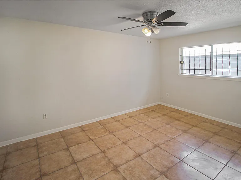 10322 Nold Dr — Photo 12