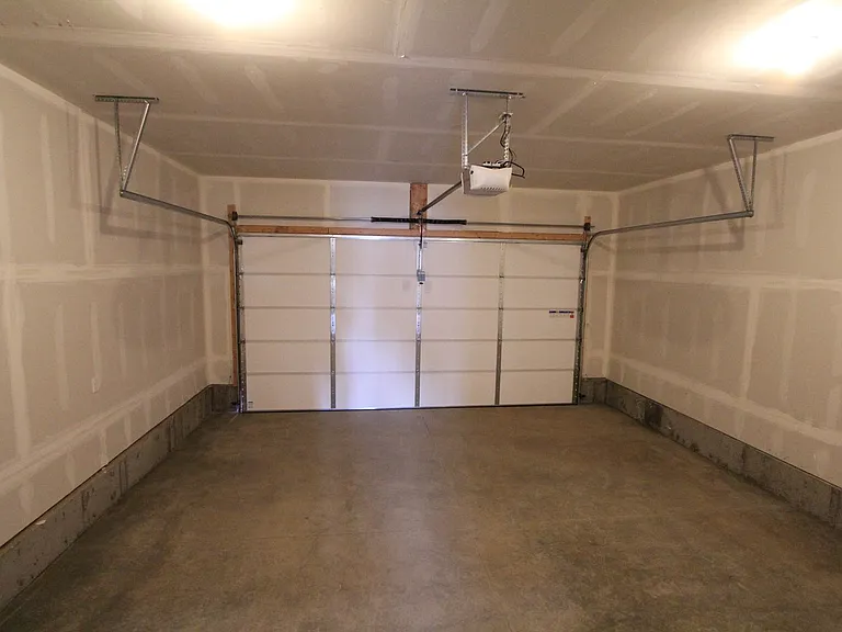 Modern design 3 bed, 2.5 bath duplex available 6/10 Cheney — Photo 13