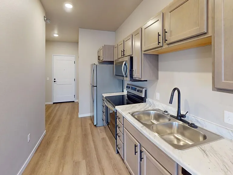 The Plains Apartments — Photo 10