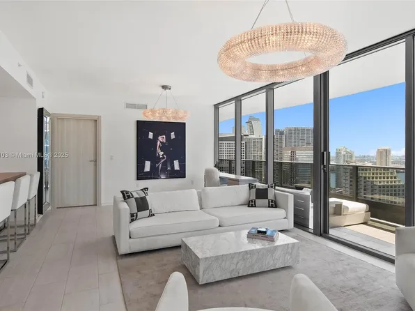 1000 Brickell Plz #4209, Miami, FL 33131