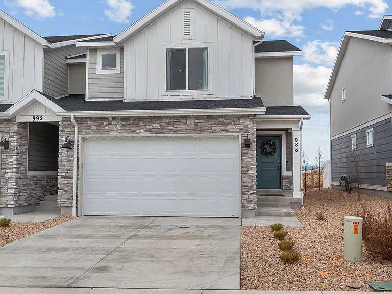 988 W Broadleaf Dr — Photo 2