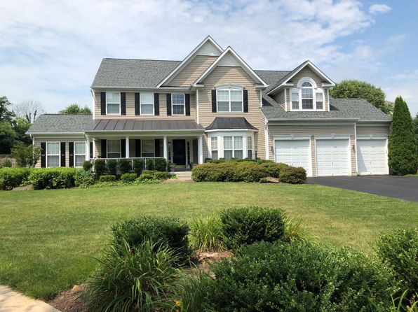 409 Heartwood Ct