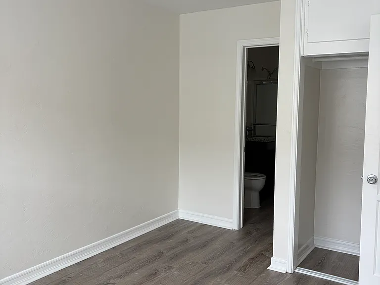 4150 1/2 Estrella Ave — Photo 11
