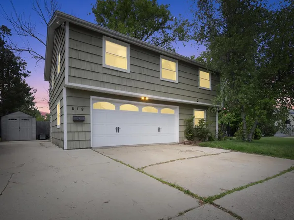 618 West 2nd STREET, Oconomowoc, WI 53066