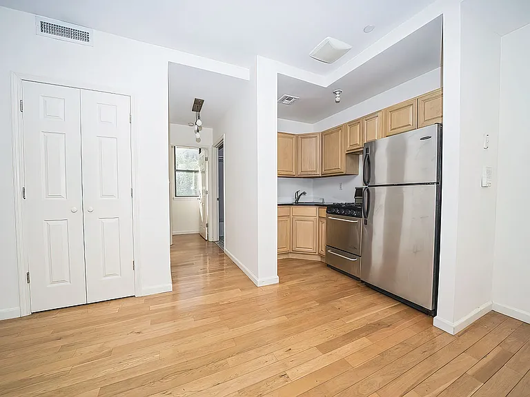 208 S 3rd St #2A — Photo 1