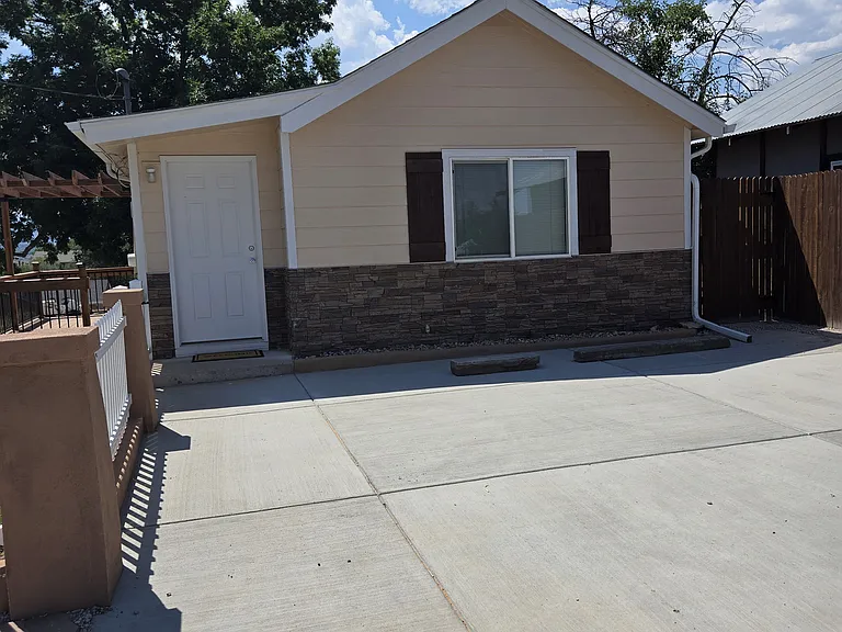 S Dale Ct — Photo 2