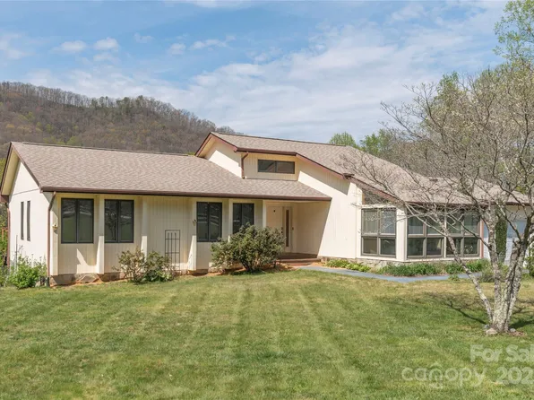 196 Timberline Dr, Maggie Valley, NC 28751