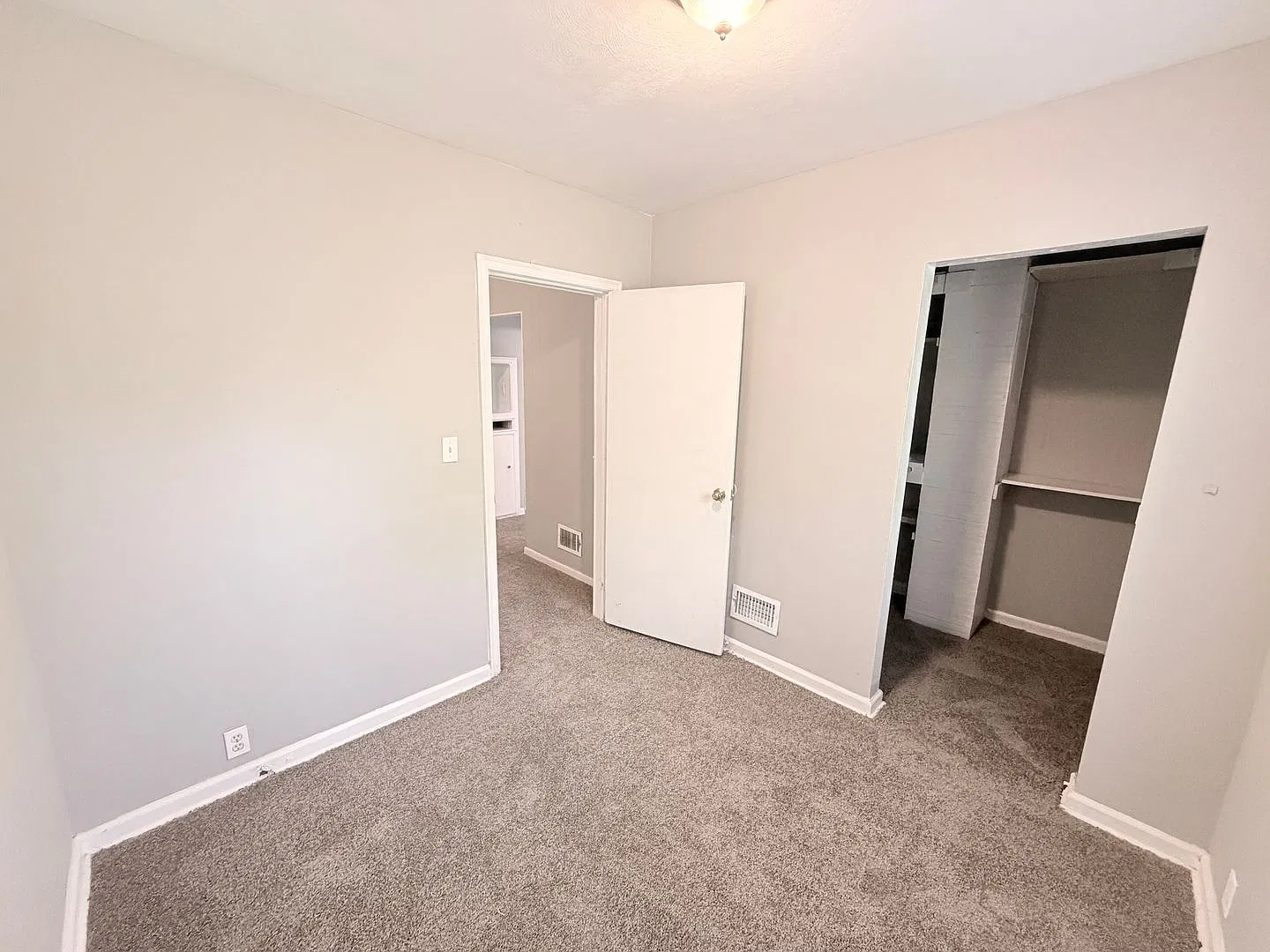 743 N Kiger Rd — Photo 3
