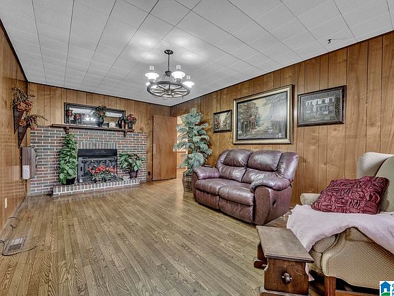 2nd image of 641 Pineywood Rd