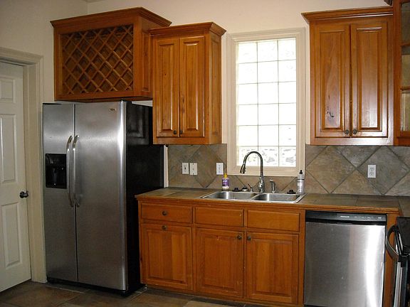 3rd image of 10655 Woodland Oaks Dr