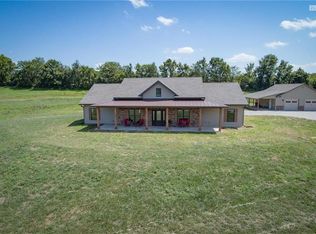7846 Strawberry Hill Rd, Odessa, MO 64076