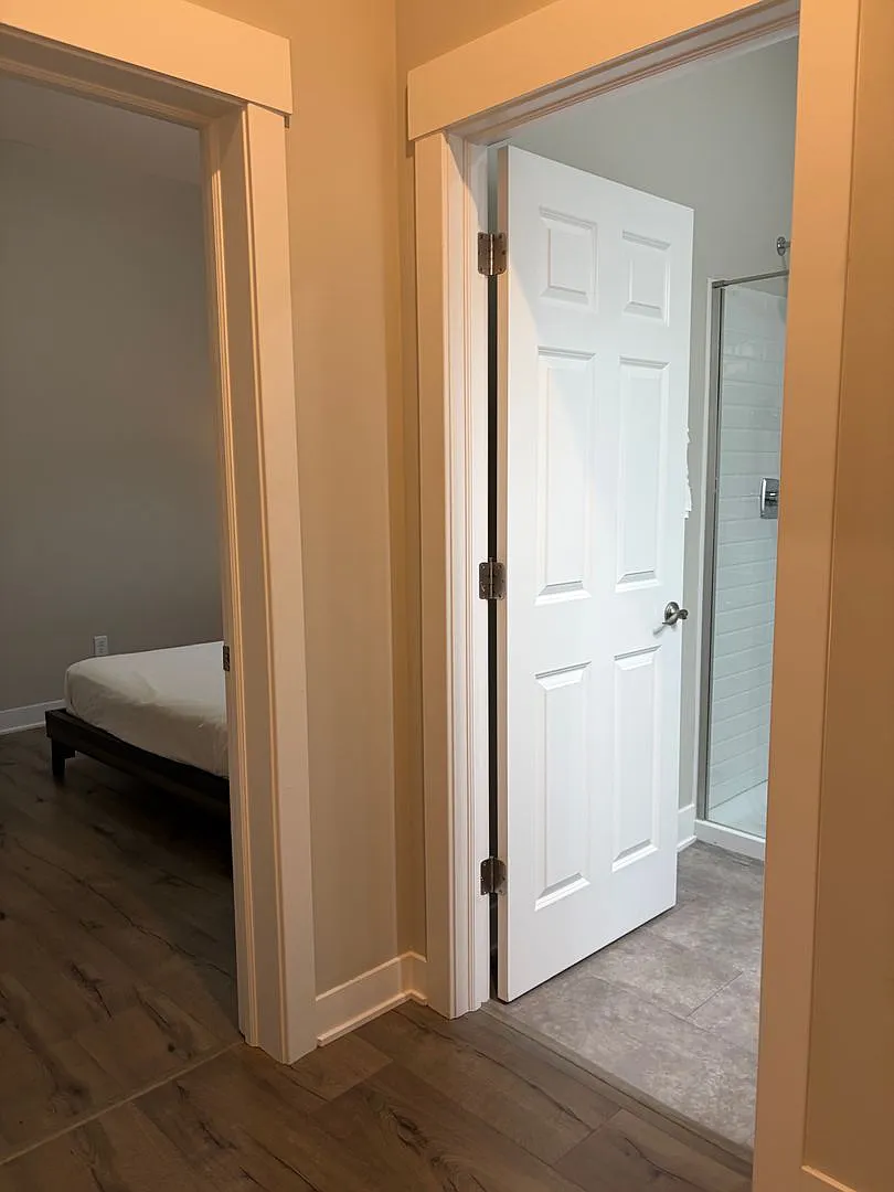 406 E 6th St - 4 Bed/4 Bath - Fully Furnished - Located Right By Kirkwood! — Photo 4