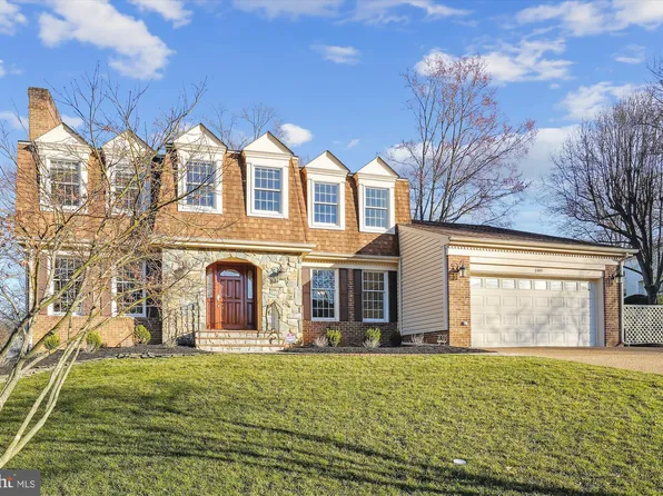 2095 Kedge Dr, Vienna, VA 22181