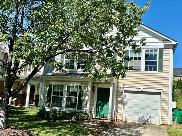 7307 Mitzi Deborah Ln, Charlotte, NC 28269