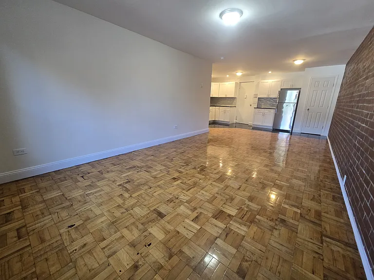 31-28 29th St #1E — Photo 3