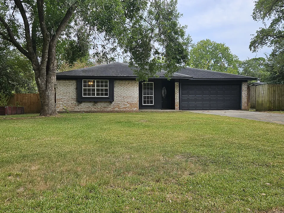 108 Crestview St