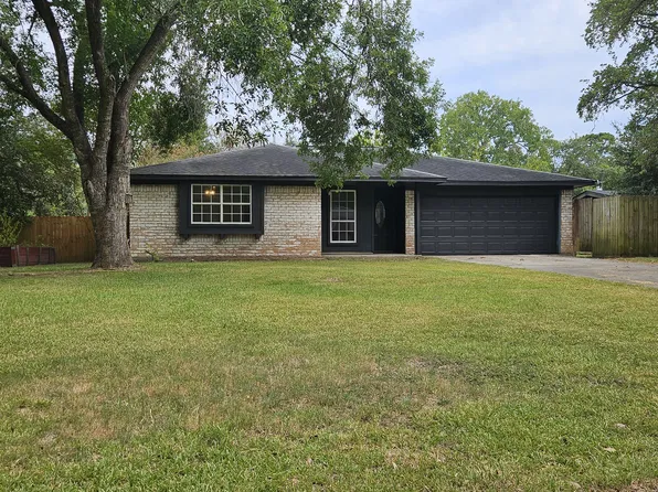 108 Crestview St, Hitchcock, TX 77563