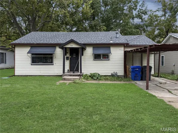1703 S Warren Ave, Sedalia, MO 65301