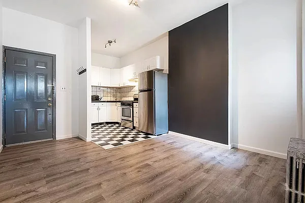 Rented by Corcoran | media 23