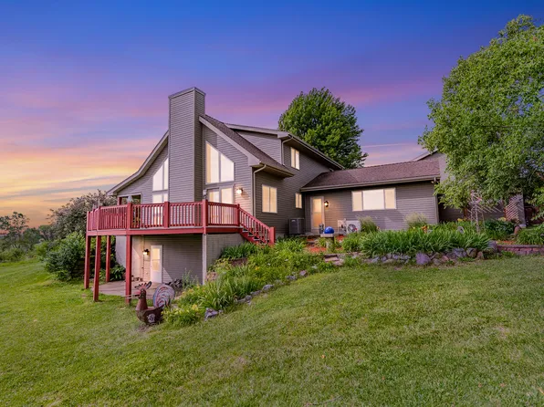 55690 237th St, Glenwood, IA 51534