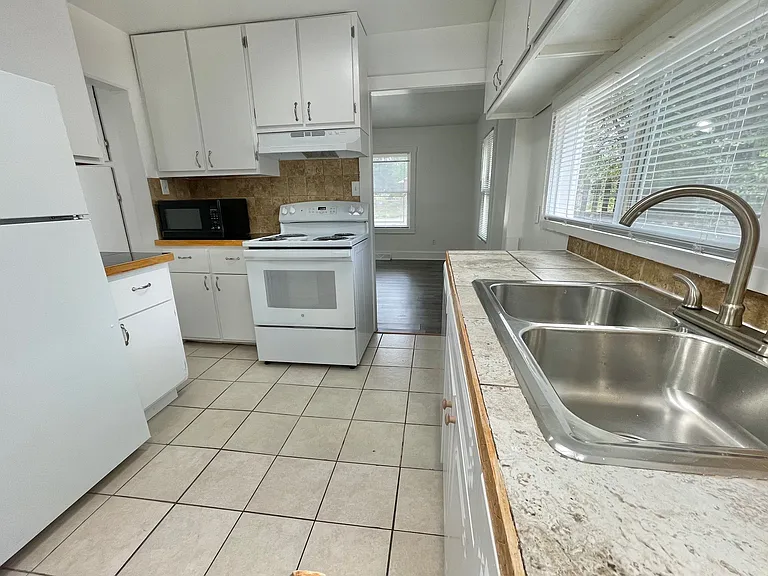 7939 E 17th Ave — Photo 7