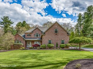 146 Sandwedge Dr, Mountain Top, PA 18707