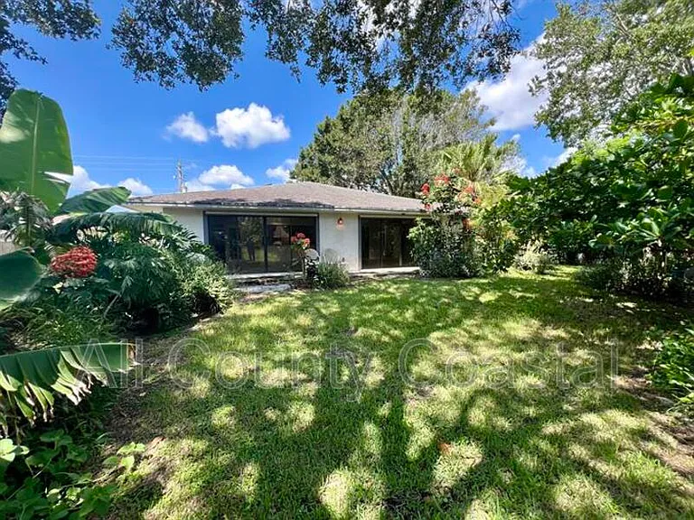 2617 SW Chestnut Ln — Photo 2