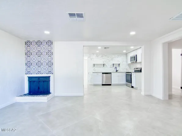 3832 E Seneca St, Tucson, AZ 85716